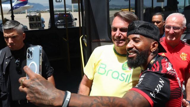 Jair Bolsonaro recibe al Flamengo, campeón de la Copa Libertadores, mientras Brasil vota en segunda vuelta 