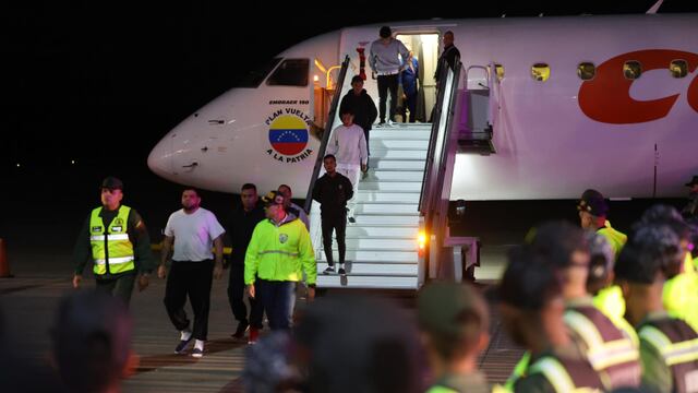 Venezuela recibe un vuelo con 213 migrantes deportados desde Estados Unidos