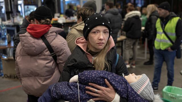 Maternidad de ciudad ucraniana de Mariúpol es evacuada a la fuerza hacia Rusia