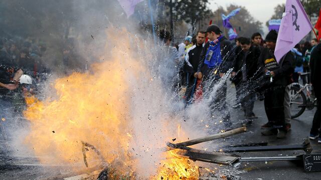 Chile: Estudiantes toman calles ante una reforma "insuficiente"