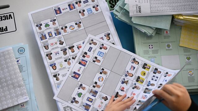 Elecciones Guatemala 2023: Ciudadanos acuden a las urnas en medio de denuncias de “compra de votos”