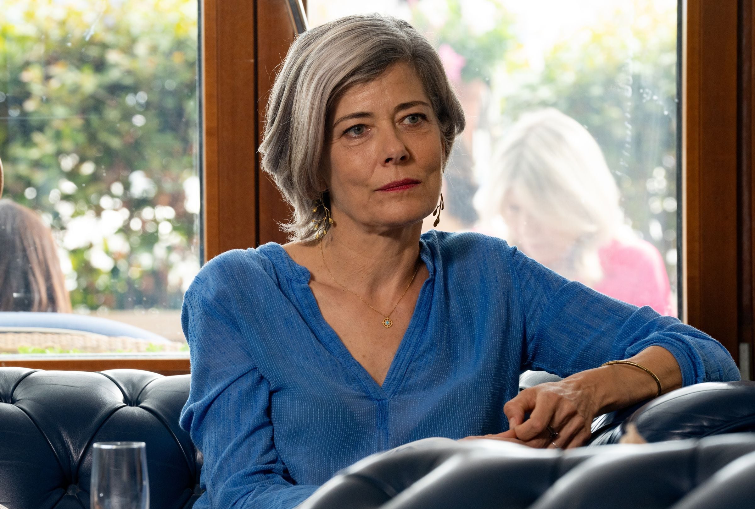 Sandra Ceccarelli como la madre de Elia en una escena de la serie "Engaño" (Foto: Netflix)