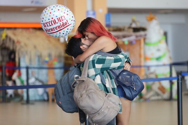 Así fueron los reencuentros familiares en el aeropuerto internacional Jorge Chávez. (Foto: Jesús Saucedo/@photo.gec)