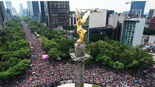 Miles desbordan las calles de Ciudad de México en marcha del Orgullo LGBTI+