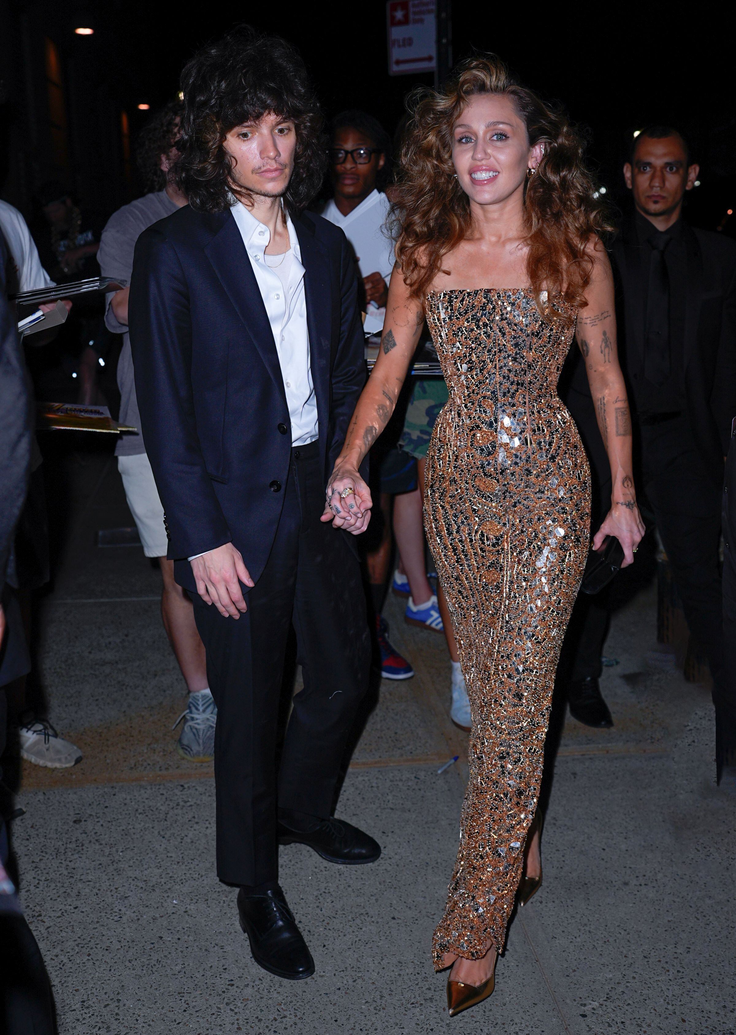 Maxx Morando y Miley Cyrus captados juntos el 6 de junio de 2025 en la ciudad de New York. (Foto: XNY / Star Max / GC Images / Getty Images)