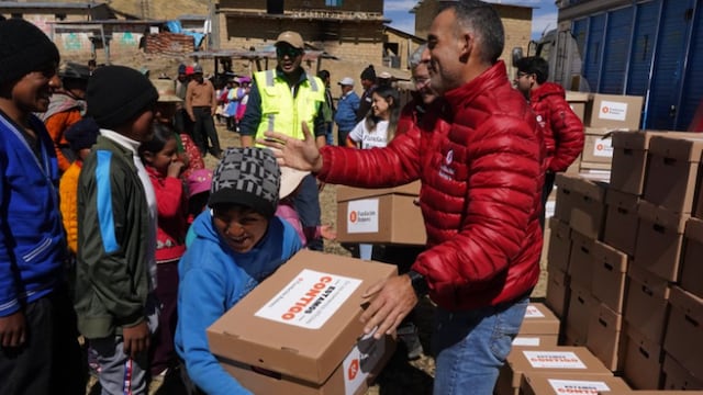 Huancavelica: llevan abrigo y alimentos a más de 3.000 familias golpeadas por las heladas