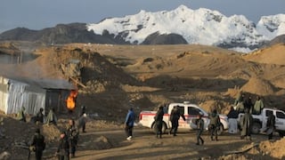 Tres mineros sepultados tras derrumbe de socavón informal