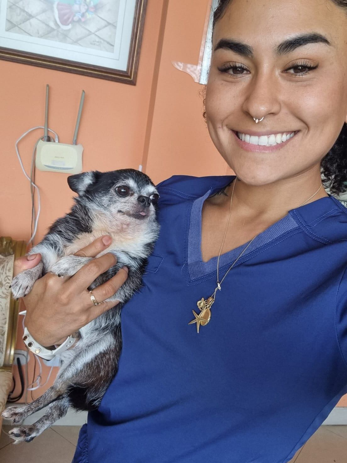 La médico veterinaria Thalía Llalla pertenece al equipo de Clínica Veterinaria Surco.