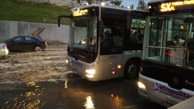 Vía Expresa: gran aniego entre Barranco y San Isidro causa caos vehicular