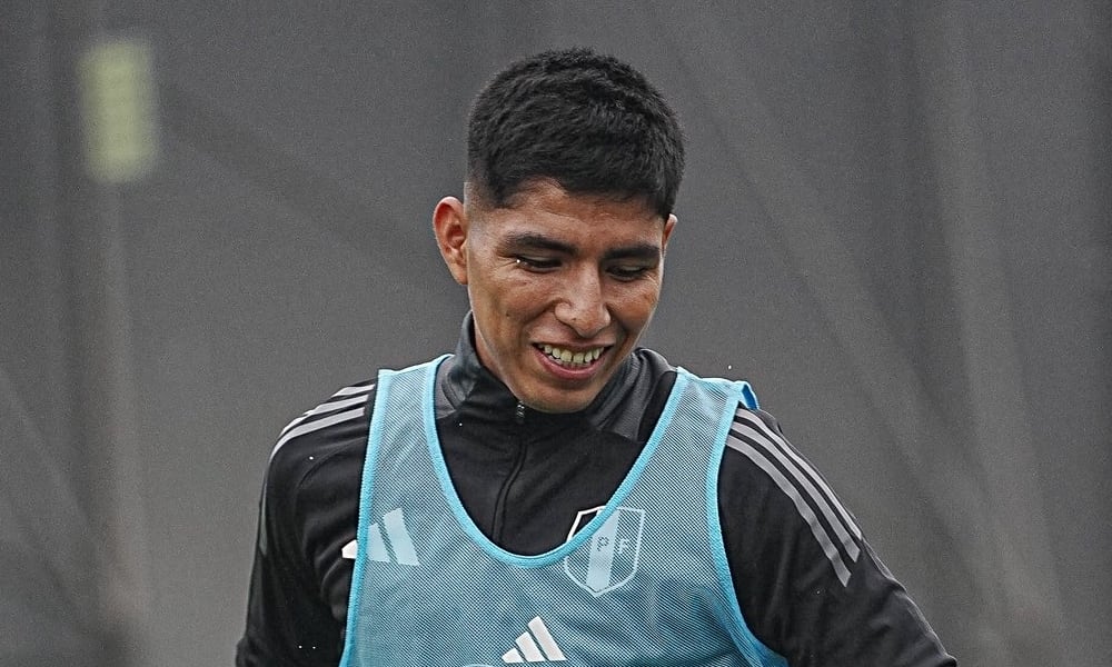Piero Quispe entrenó ayer en Videna antes del viaje de la Selección Peruana a Uruguay. (Foto: FPF)