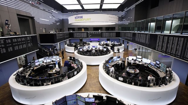 Bolsas europeas cierran en positivo por la moderación del precio del petróleo