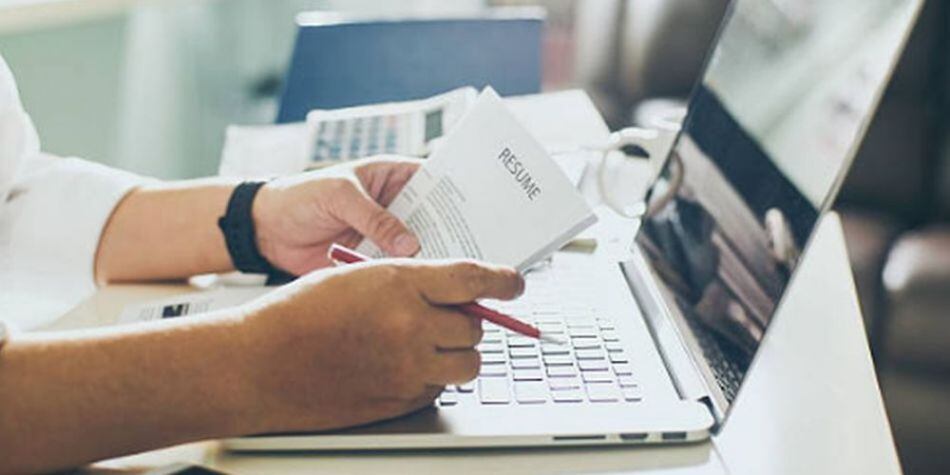 ¿Cómo destacar un Currículum sin experiencia sobre otro? A continuación se lo explicamos (Foto: iShock)