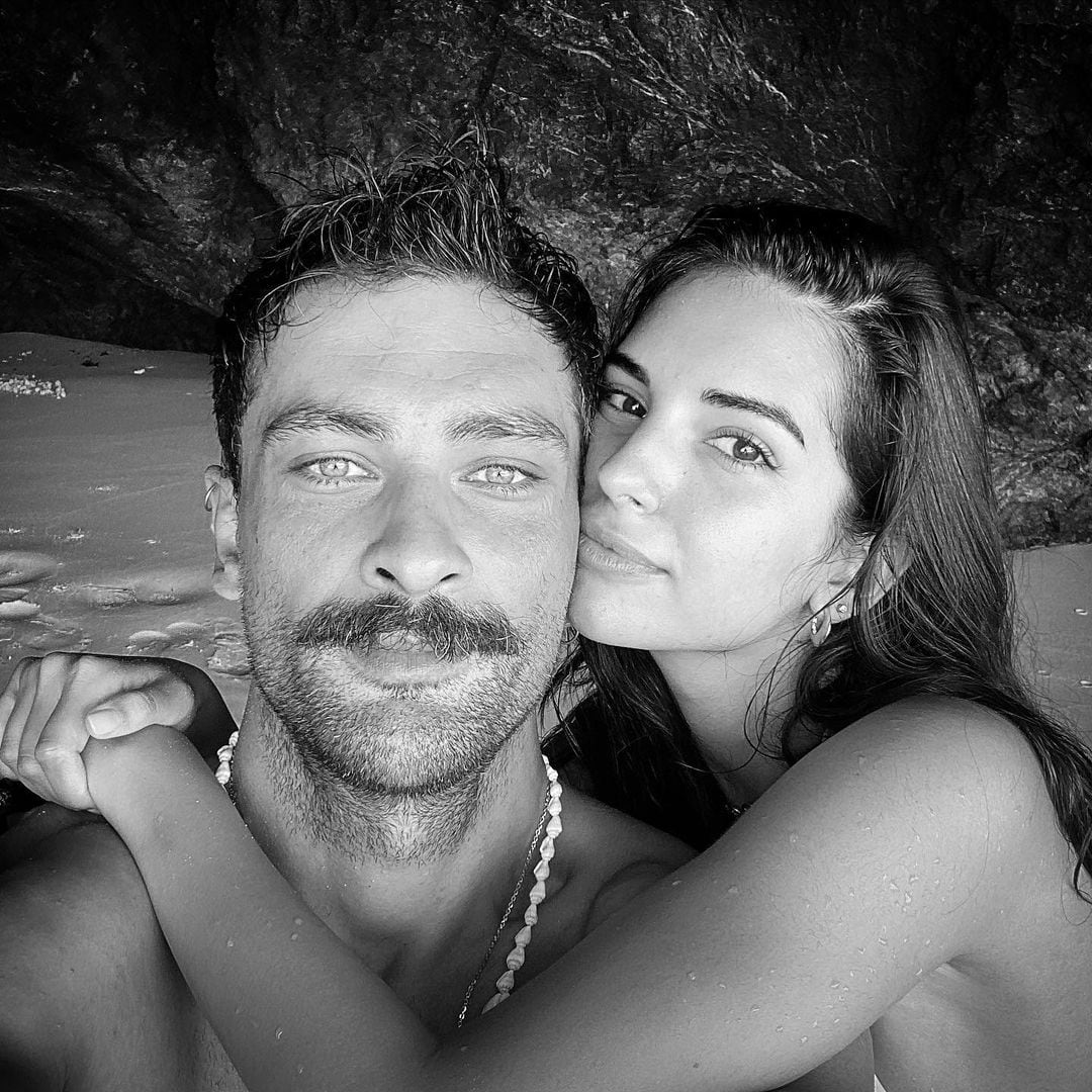 El actor al lado de su novia (Foto: Onur Tuna / instagram)