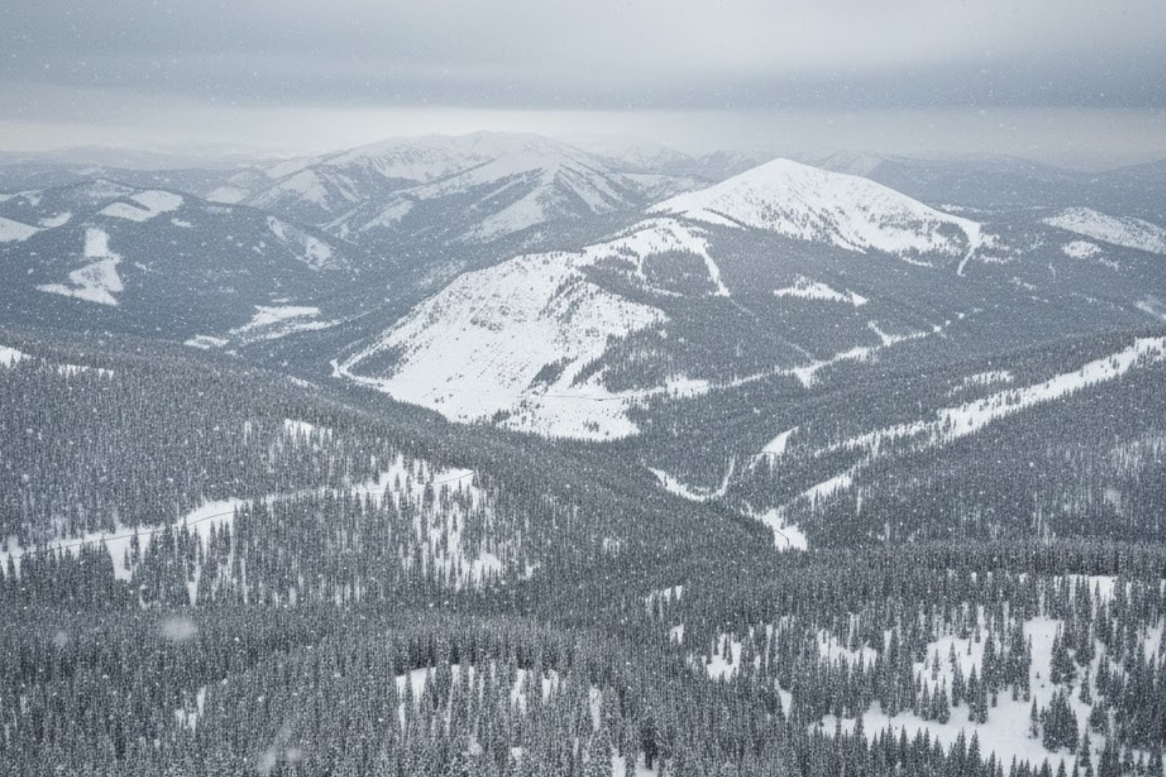 Las regiones montañosas de Idaho presenciarían grandes acumulaciones de nieve. (Crédito: Imagen creada por El Comercio MAG usando la IA de 'Gemini')
