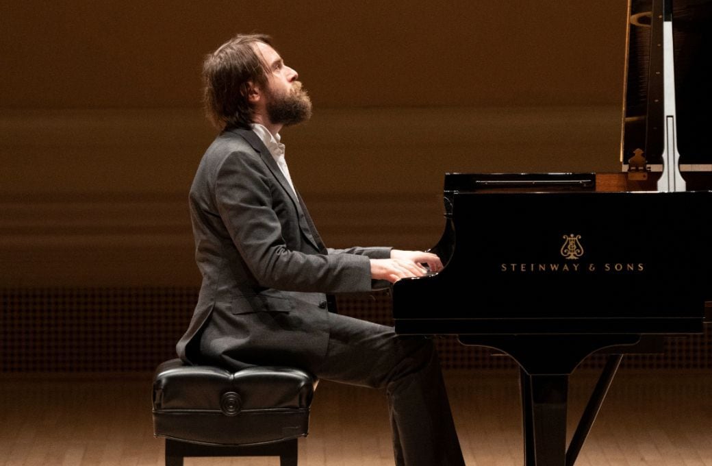 A los 17 años de edad, Trífonov ganó el Quinto Premio en la 4.º Competición Internacional Scriabin en Moscú, y el Primer Premio en el 3.º Concurso Internacional de Piano de San Marino