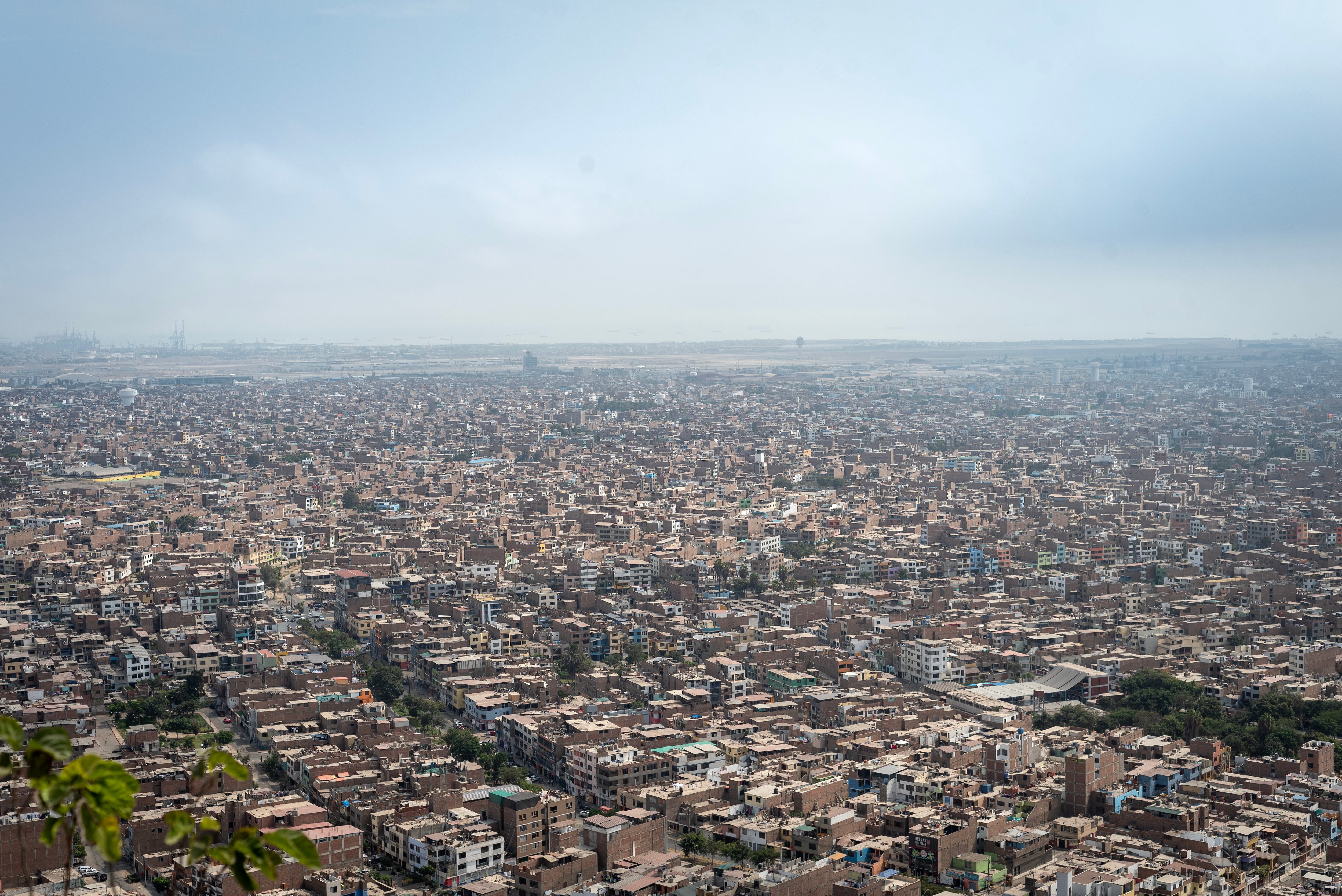 Vista panorámica desde el Cerro La Milla en San Martín de Porres.