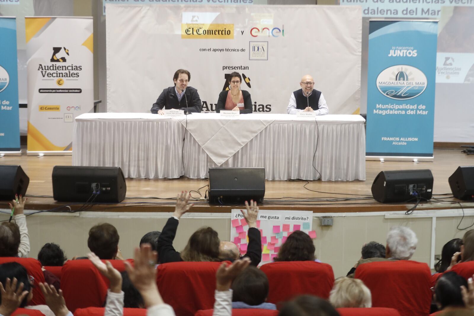 Nuestro director periodístico Juan Aurelio Arévalo Miró Quesada junto a Mariana Alegre (Lima Cómo Vamos) y Percy Medina (IDEA Internacional) inauguraron el taller con vecinos previo a la audiencia vecinal en Magdalena, que se realizará el sábado 22 de julio con el alcalde Francis Allison (Foto: César Campos / El Comercio)