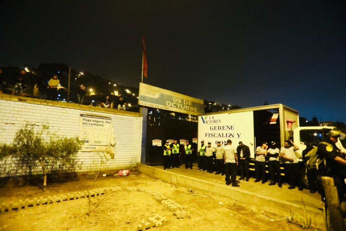 Municipalidad de La Victoria clausuró el mercado por deficiencias en seguridad. (Foto: César Grados/@photo.gec)