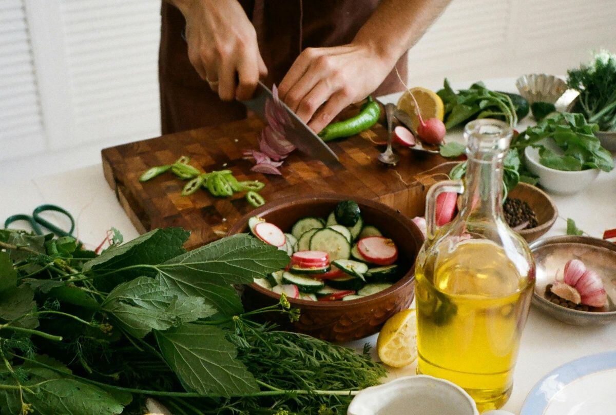 La nutricionista explica que no se trata de una dieta estricta y aburrida, por el contrario, hay una gran variedad de alimentos vegetales disponibles. (Foto: Kristina Snowasp / Pexels)