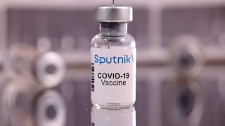 Creadores de vacuna Sputnik V reivindican “fuerte protección” contra ómicron: “Dos veces superior” a Pfizer