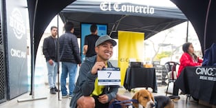 Entrega de kits para la Wufathon 4K powered by El Comercio.