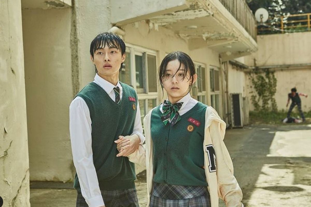 La historia sigue a un grupo de estudiantes atrapados en su escuela durante un apocalipsis zombi (Foto: Estamos muertos / Instagram)