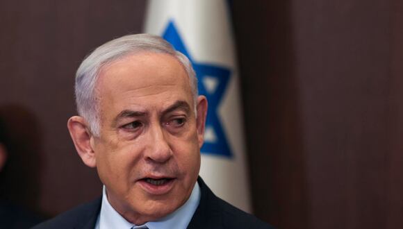 El primer ministro israelí, Benjamín Netanyahu, asiste a la reunión semanal del gabinete en la oficina del primer ministro en Jerusalén, el 10 de diciembre de 2023. (Jerusalén) EFE/EPA/RONEN ZVULUN/POOL