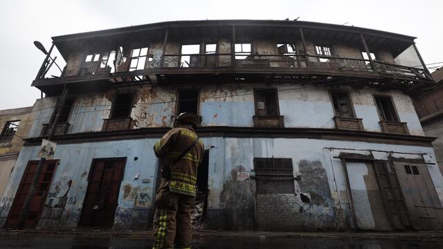 Barrios Altos: incendio afecta casona histórica “El Buque”