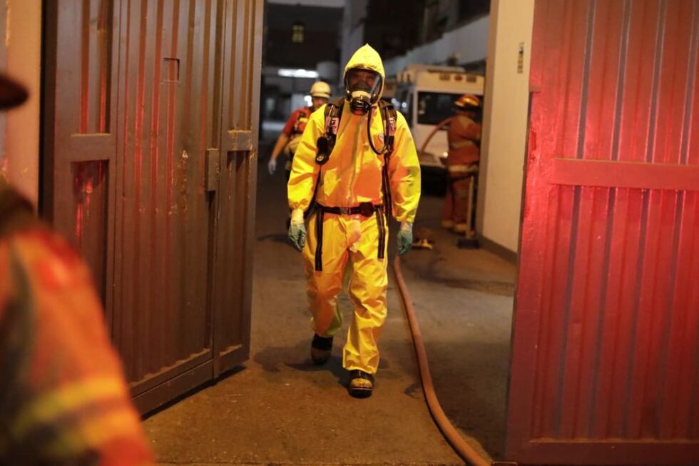 Al lugar llegaron dos unidades de los Bomberos del Perú. (Foto: GEC)