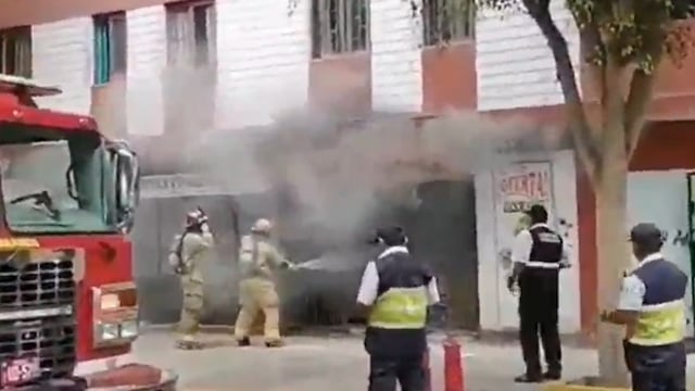Bomberos atienden incendio en lavandería de Barranco