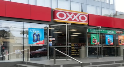 ¿Cómo es y dónde queda la nueva tienda temática de OXXO en Perú tras aliarse con Mike’s?
