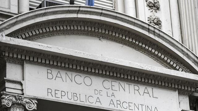 Allanamiento de bancos en Argentina por presunta fuga millonaria de divisas