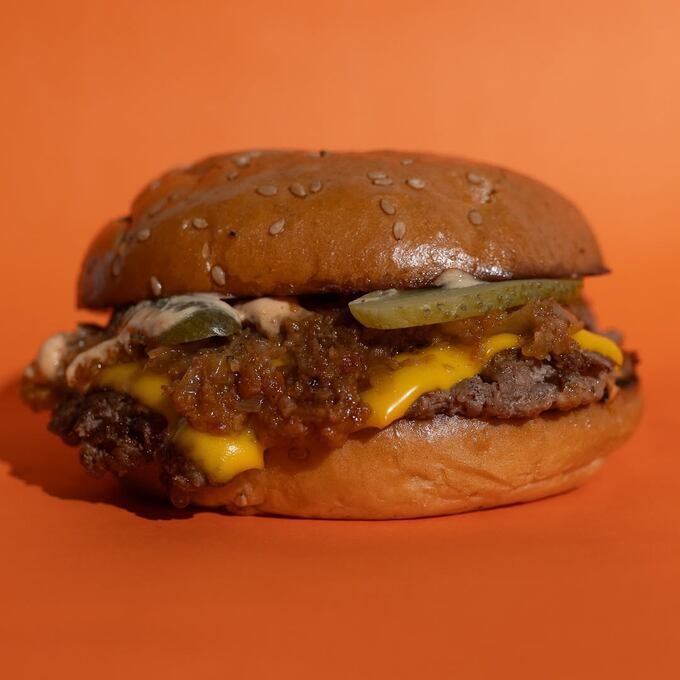Hamburguesa Smoky, la elegida de La Mera para el Filo Burger Fest 2025. (Foto: Instagram La Mera)
