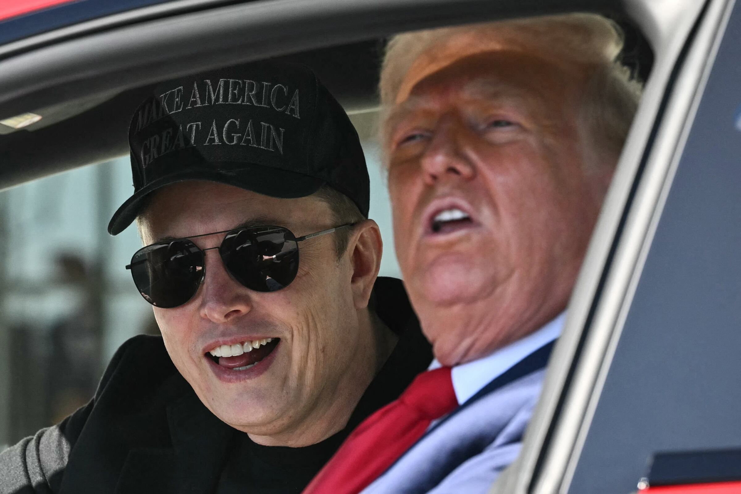 Elon Musk y Donald Trump habían trabajado juntos en favor de Estados Unidos, pero diferencias políticas generaron su pelea (Foto: AFP)
