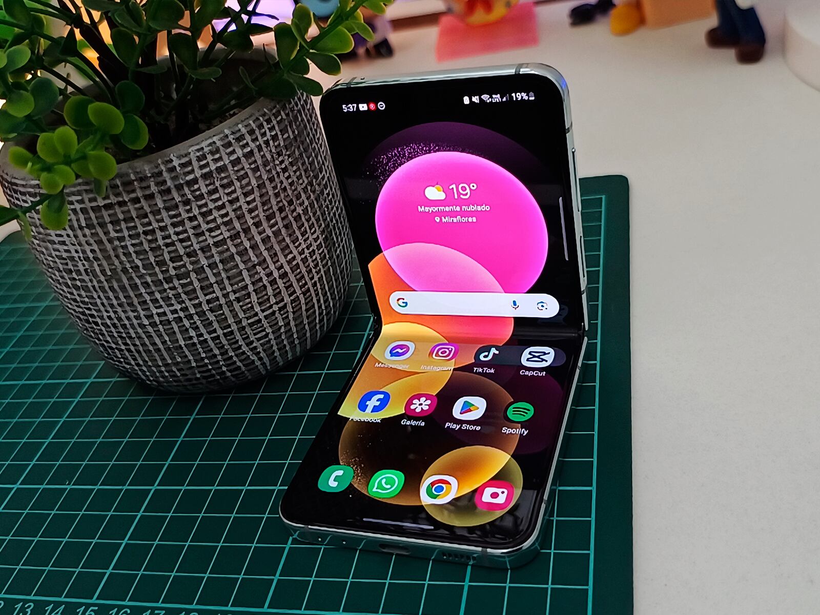 SAMSUNG | Ya tenemos, por fin, la review de uno de los celulares 'sapitos', el Samsung Galaxy Z Flip 5. (Foto: MAG - Rommel Yupanqui)