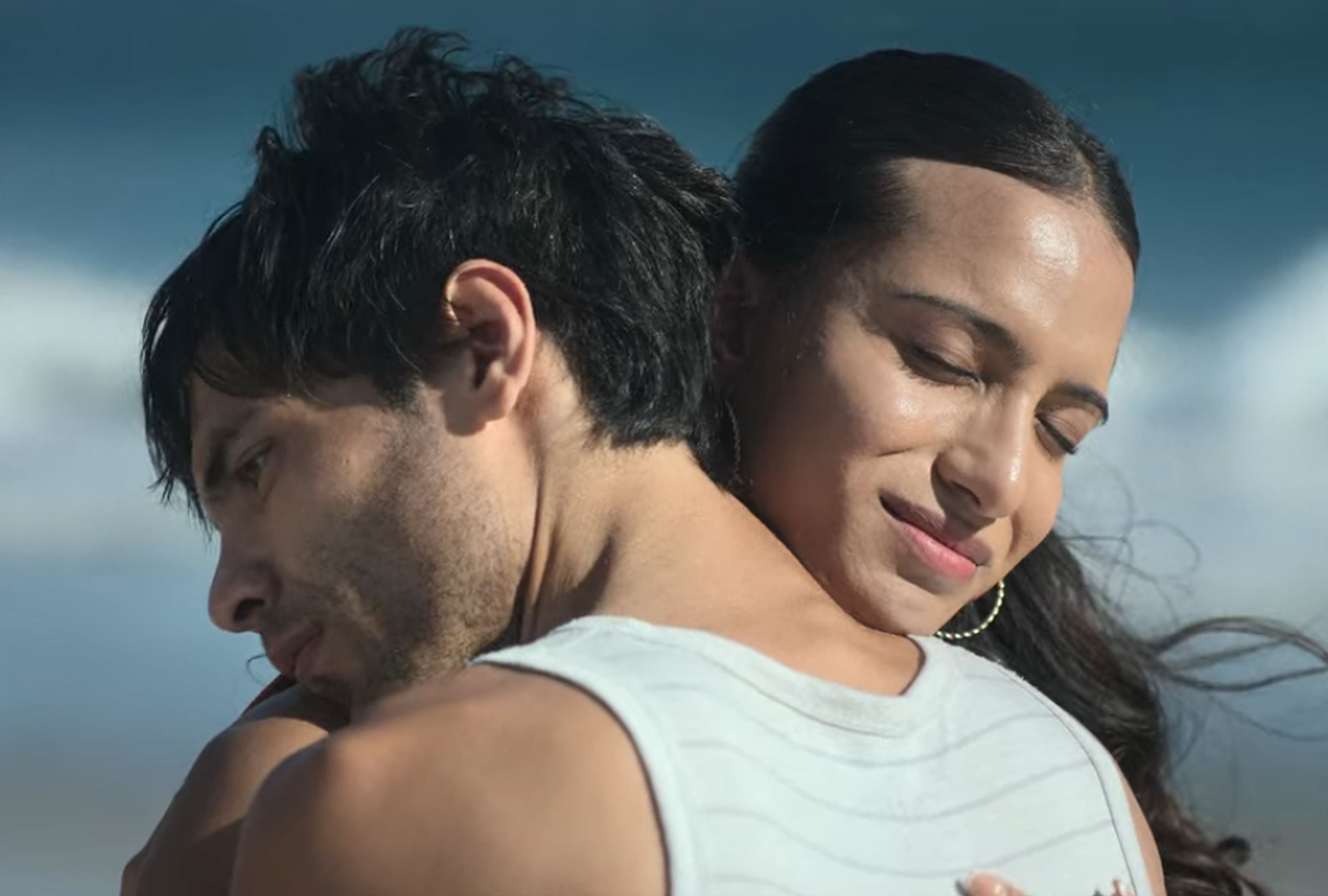 Más allá de cualquier muerte, "El secreto del río" es la historia de Erik y Sicarú (Foto: Netflix)