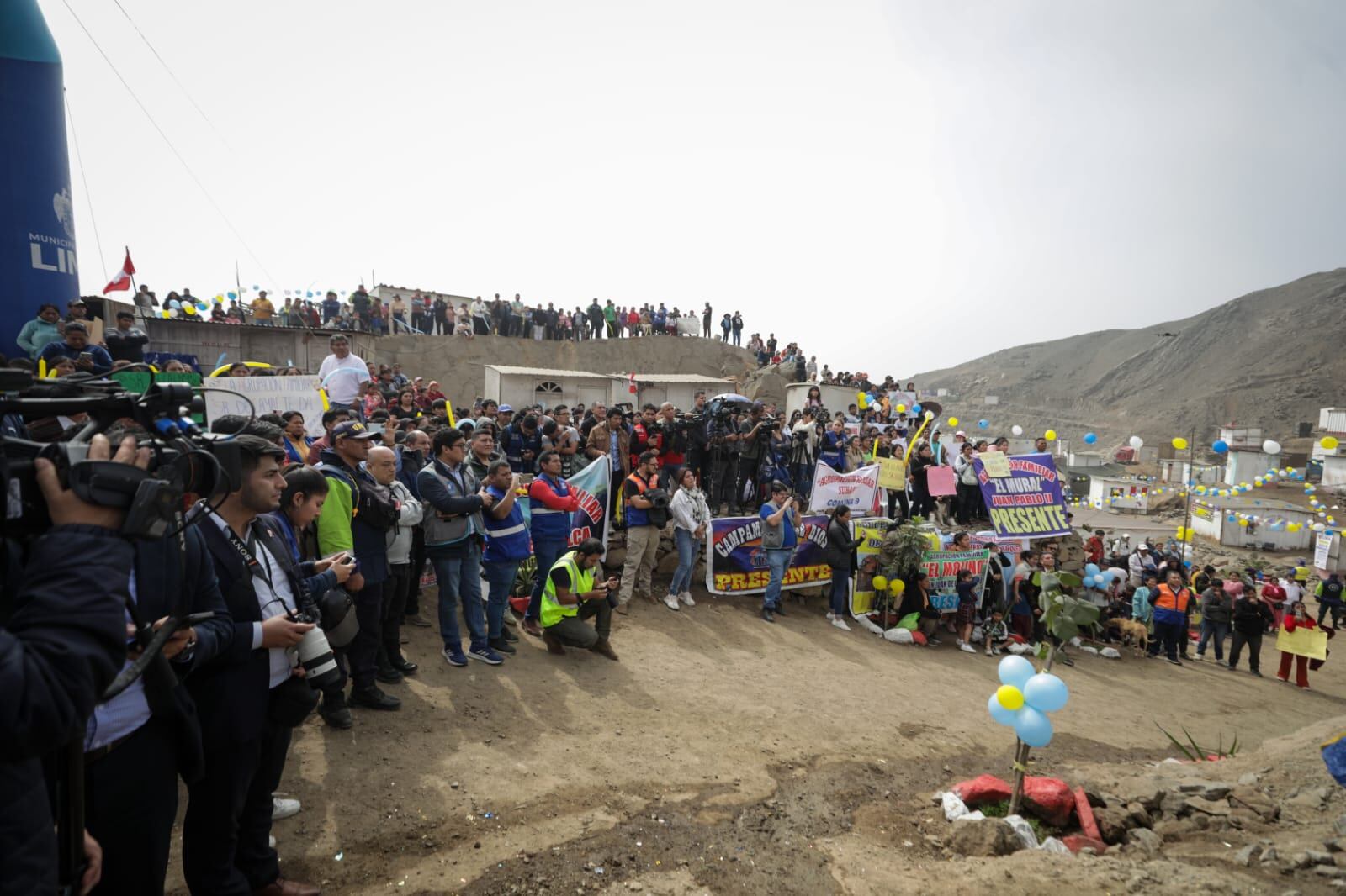 En la inauguración estuvieron presentes el alcalde Rafael López Aliaga, Jorge Gómez Reategui, presidente de Sedapal; Jesús Maldonado, alcalde de San Juan de Lurigancho; y Javier Cipriani, presidente de la Fundación Lima.