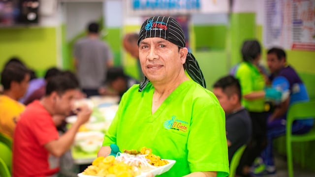 Alberto Juscamayta Paucar, conocido como "El Gato" en La Victoria. Tiene a su cargo una cevichería que se ha convertido en una de las más populares en el distrito, especialmente por su parihuela.