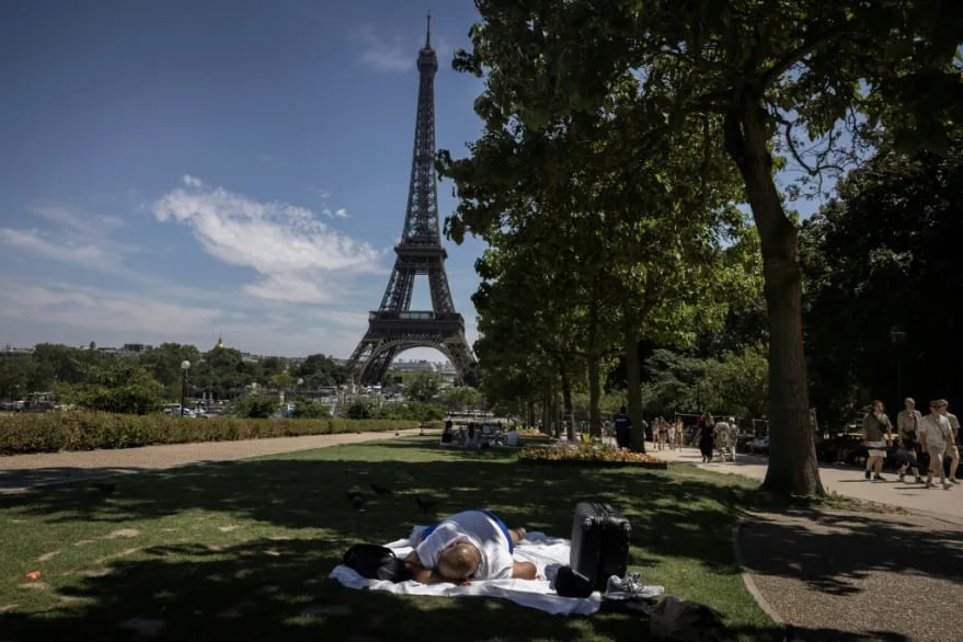 La nación europea enfrenta su tercera ola de calor en dos meses, mientras la previa ocurrida el mes pasado batió récords. Foto: AFP