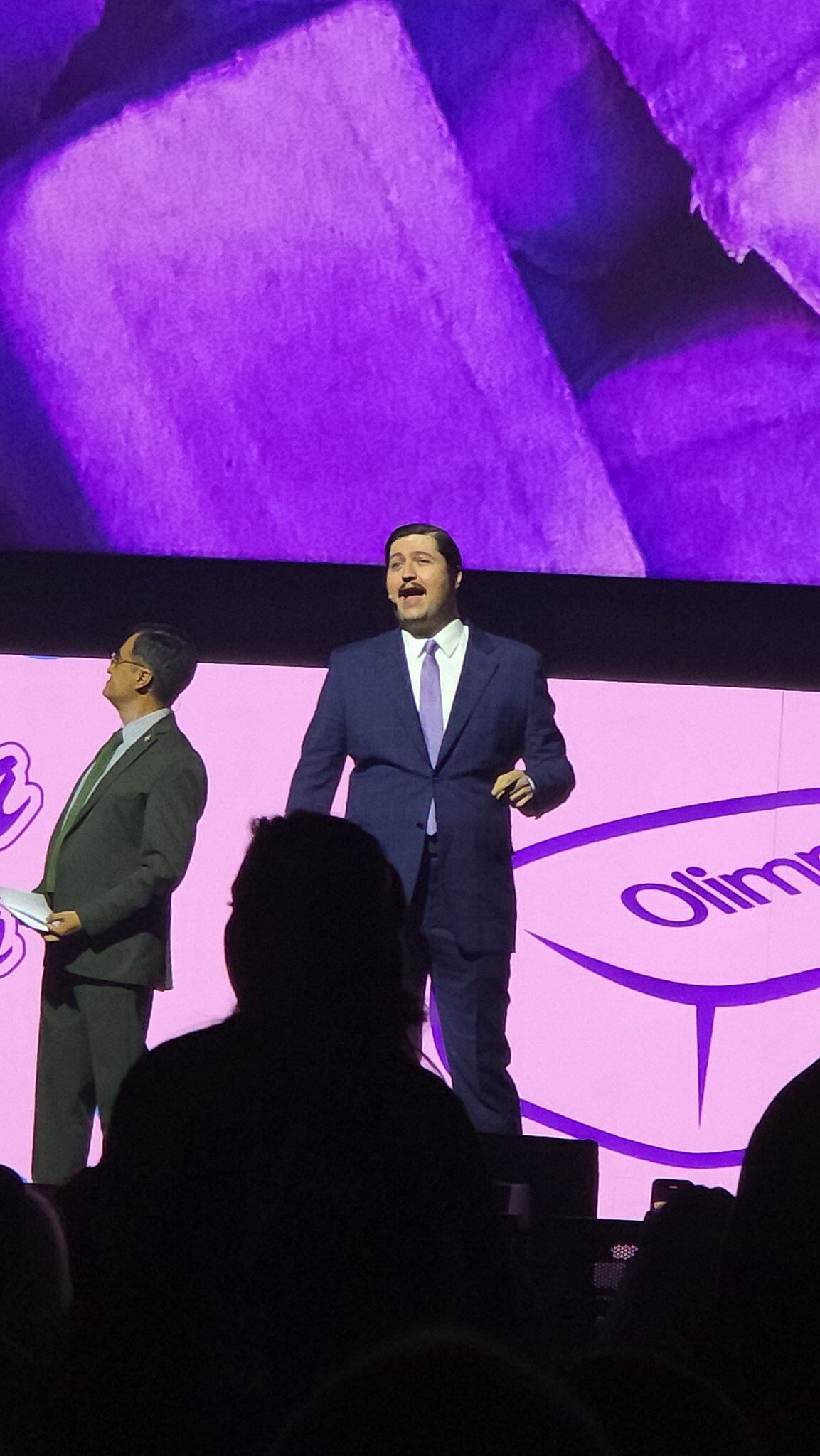 Fernando Bonilla será Jerónimo Ponce III en el reboot de "The Office" México.