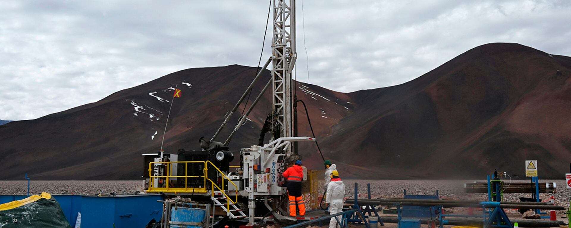 La guerra por el litio: Chile acelera su producción en férrea competencia con Australia y otros países de la región