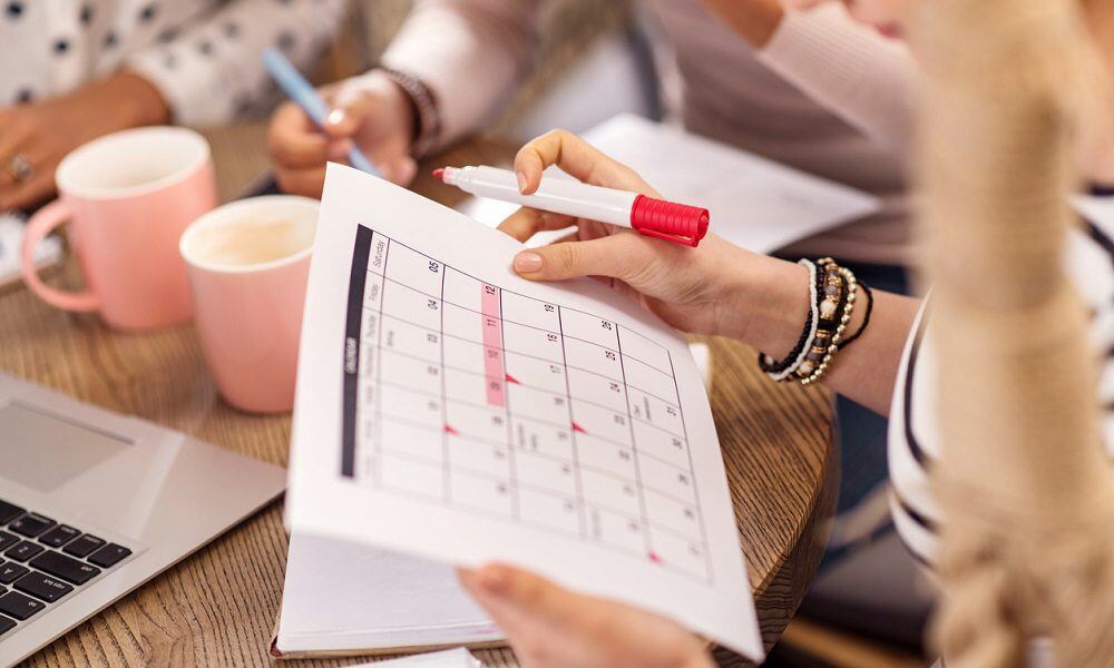 Algunos aprovechan los días no laborables para tomar un descanso y pasarlo en familia. (Foto: iStock)