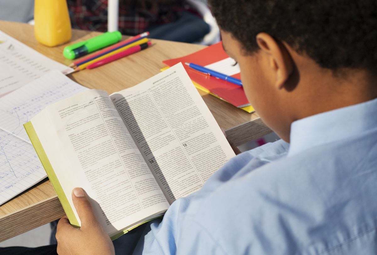 La revisión deberá determinar si los recursos de los contribuyentes se usan de acuerdo con la ley y con prioridad para estudiantes y aulas (Foto: Magnific)