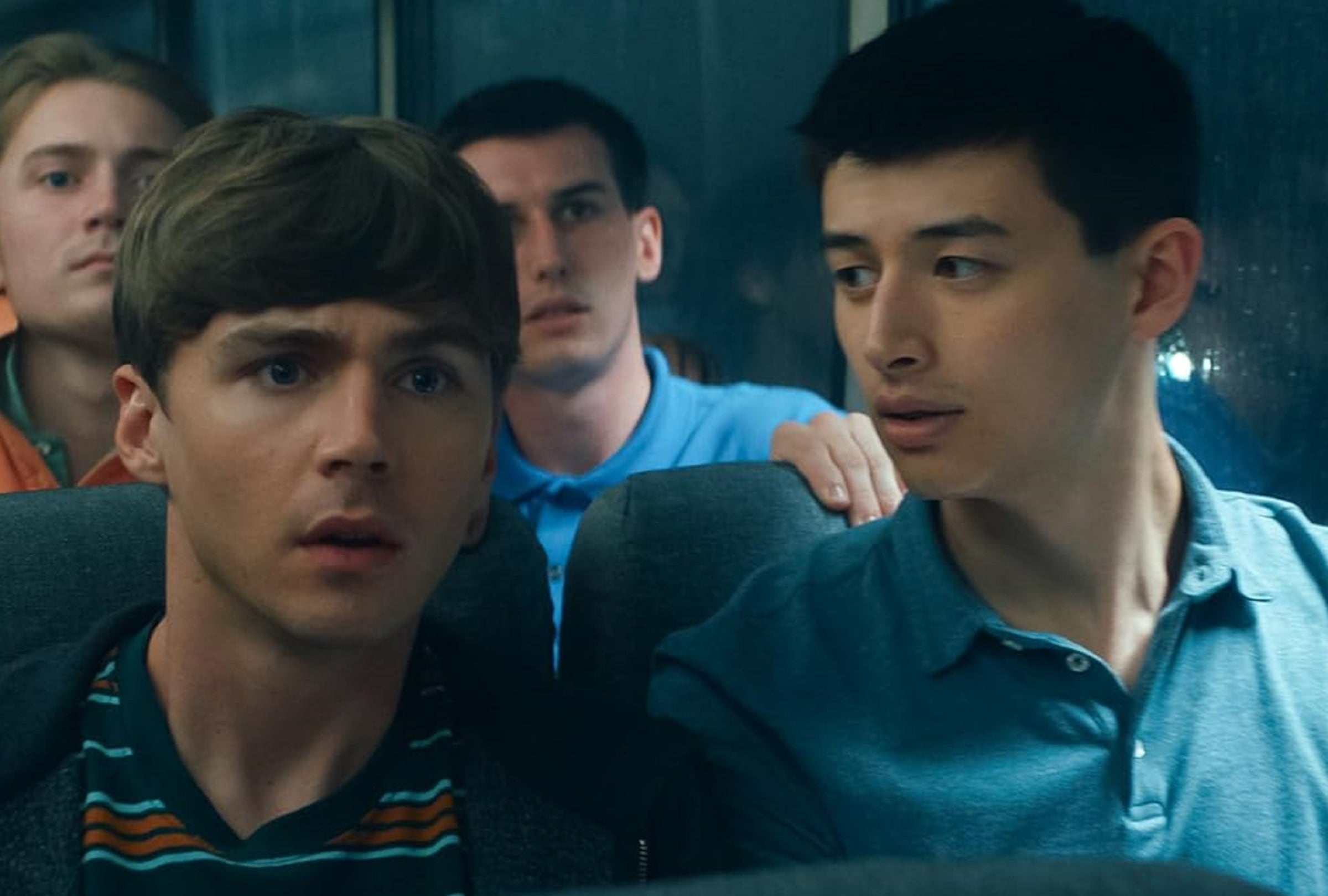 Miles Heizer como Cameron Cope y Liam Oh como Ray McAffey en la serie "Reclutas" (Foto: Netflix)