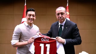 Erdogan llamó a Özil para expresarle su apoyo tras renuncia a la selección alemana