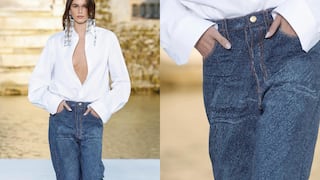 Valentino crea un pantalón que parece un jean, pero en realidad está hecho con miles de perlas azules
