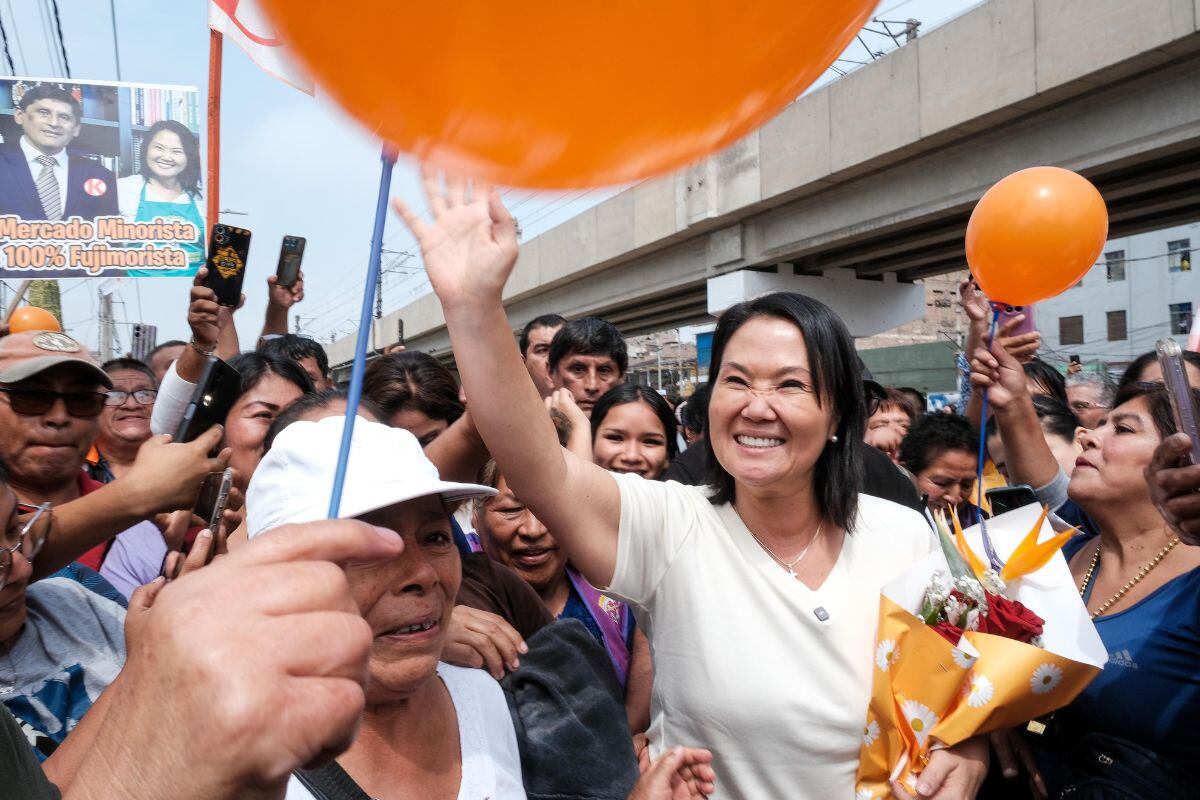 Keiko Fujimori pide a comerciantes de La Parada ser personeros para "cuidar los votos" en segunda vuelta