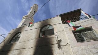Colonos israelíes quemaron una mezquita en Cisjordania