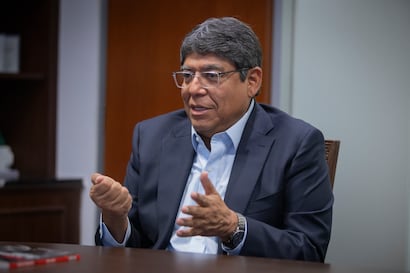Elmer Cuba, autor de "Perú: El desarrollo esquivo".