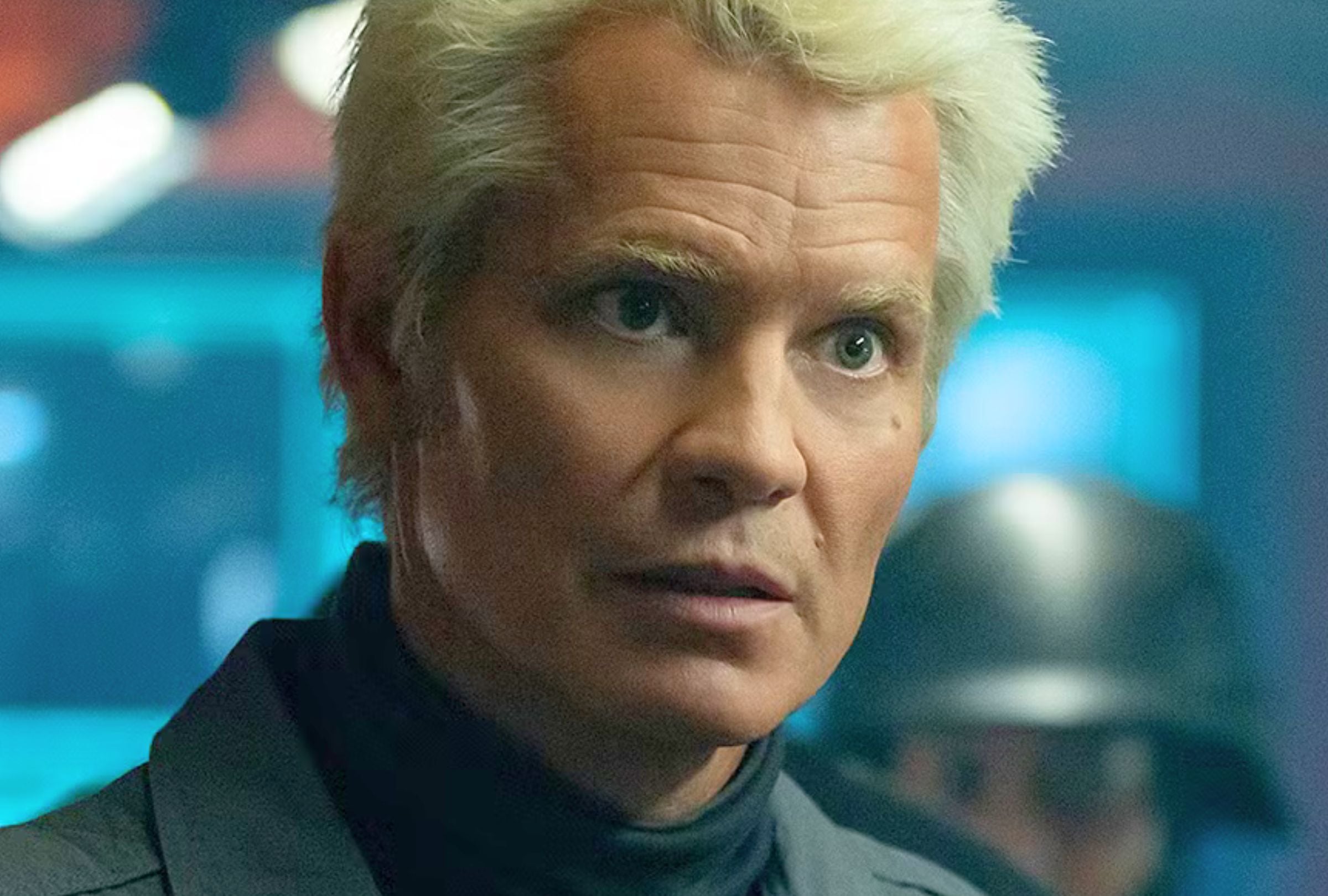 En la serie "Alien: Earth", el actor estadounidense Timothy Olyphant interpreta a Kirsh. Él es un habilidoso sintético que ejerce de mentor de la protagonista Wendy (Foto: FX Productions)